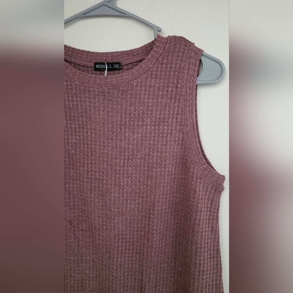Miholl Mauve Waffle Knit Sleeveless Twist Front Top – Medium - Picture 3 of 6